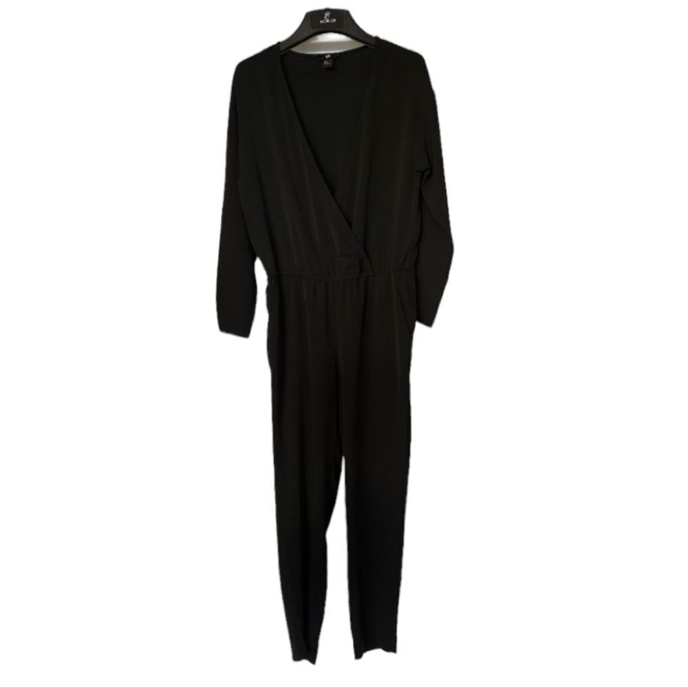 NWOT H&M black jumpsuit romper - Size Medium